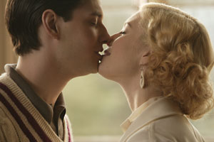 Easy Virtue (R: Stephan Elliott)