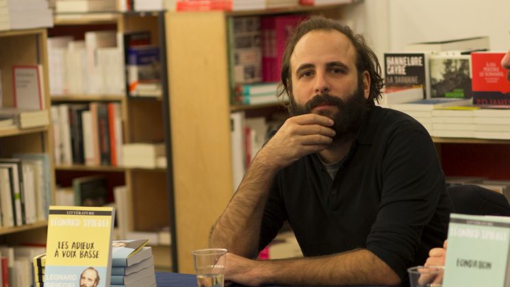 Zwischen den Zeilen (Olivier Assayas)